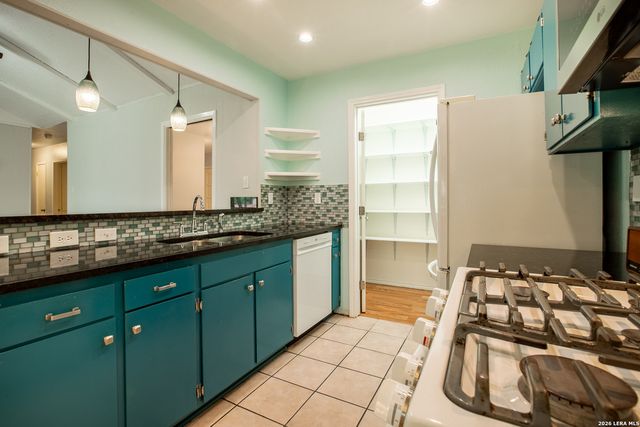 6702 Forest Dell St, San Antonio, TX 78240