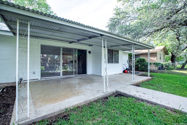 6702 Forest Dell St, San Antonio, TX 78240