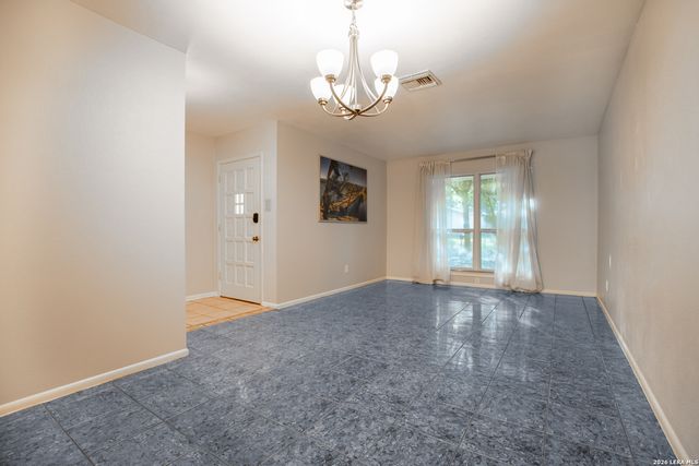 6702 Forest Dell St, San Antonio, TX 78240