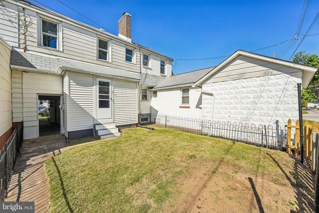 6 SENECA ST, Essington, PA 19029