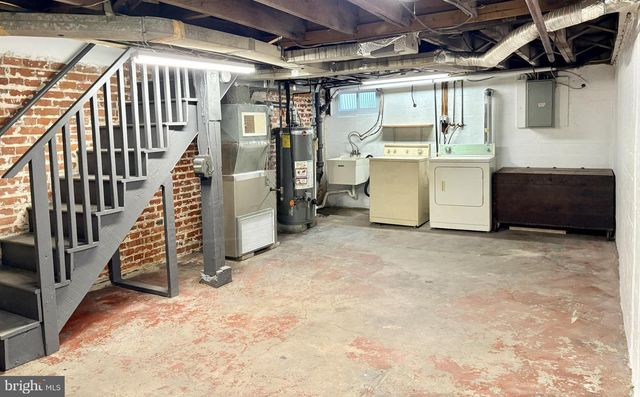 6 SENECA ST, Essington, PA 19029