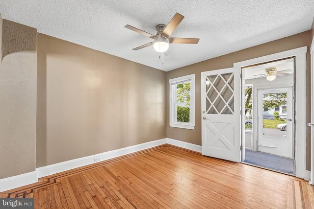 6 SENECA ST, Essington, PA 19029