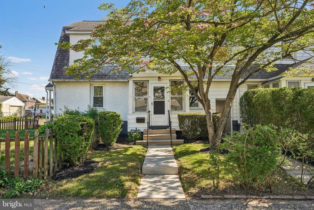 6 SENECA ST, Essington, PA 19029