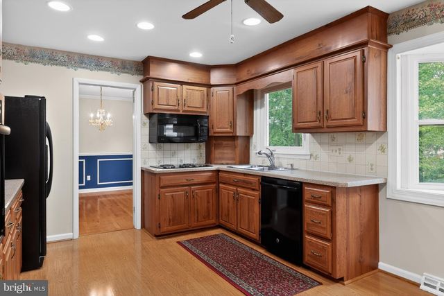 2223 ROSEWOOD DR, Wilmington, DE 19810