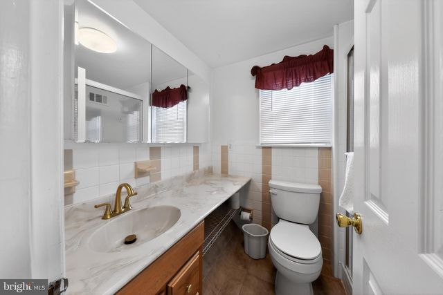 2223 ROSEWOOD DR, Wilmington, DE 19810