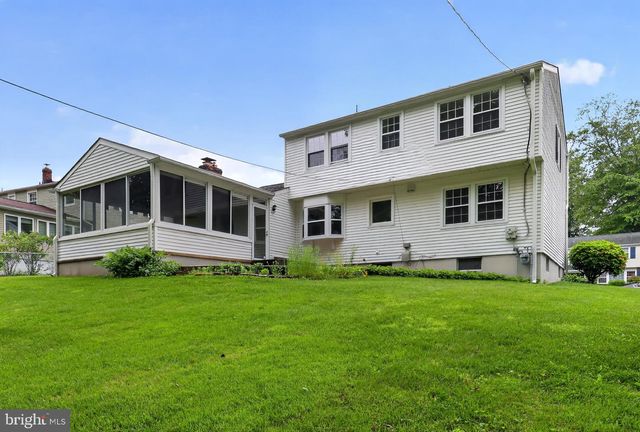 2223 ROSEWOOD DR, Wilmington, DE 19810