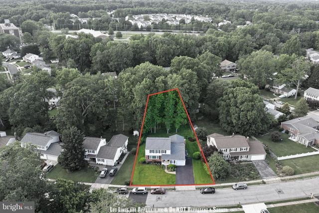 2223 ROSEWOOD DR, Wilmington, DE 19810
