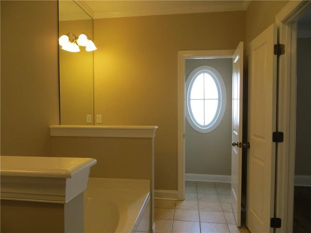 131 W Ridge Way, Roswell, GA 30076