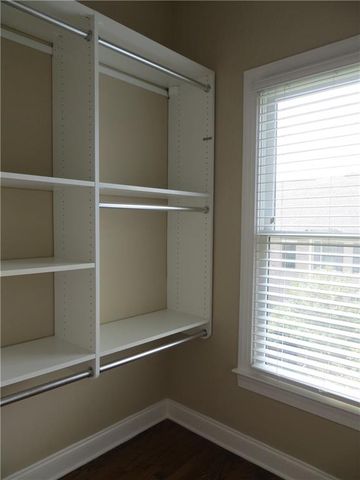 131 W Ridge Way, Roswell, GA 30076