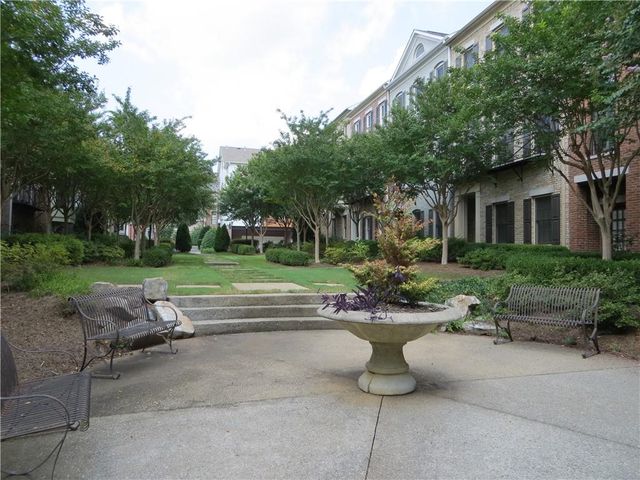 131 W Ridge Way, Roswell, GA 30076