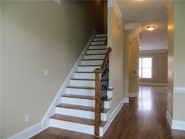 131 W Ridge Way, Roswell, GA 30076