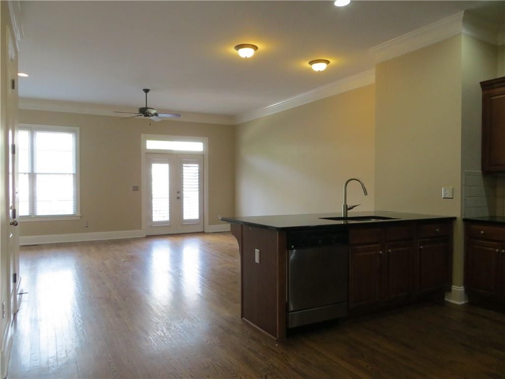 131 W Ridge Way, Roswell, GA 30076