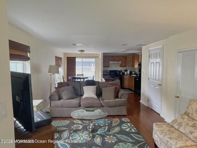 520 3rd Avenue W, Avon-by-the-sea, NJ 07717