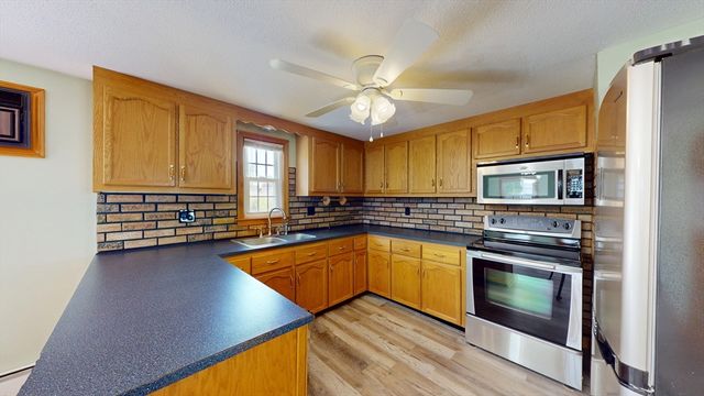 160 Burnham Road, Lowell, MA 01852