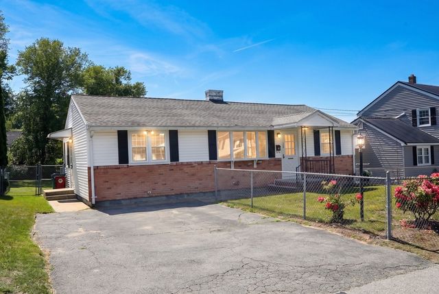 160 Burnham Road, Lowell, MA 01852