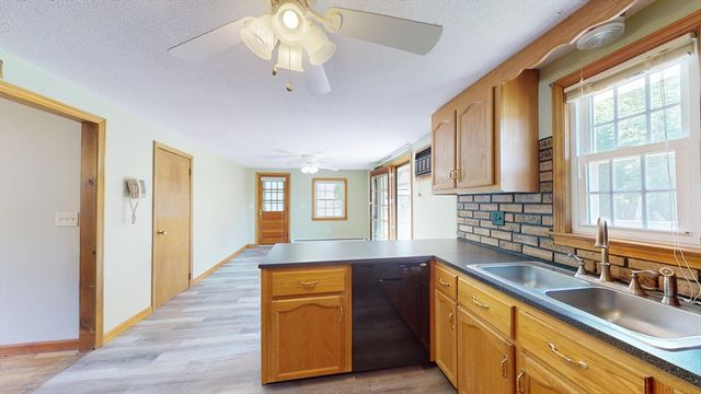 160 Burnham Road, Lowell, MA 01852