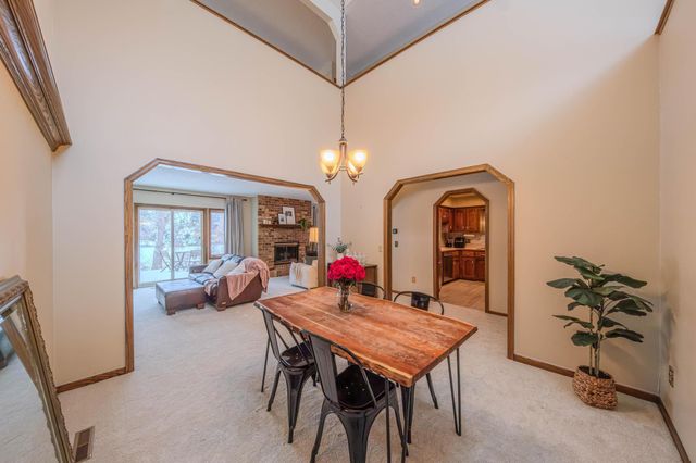 85 121st Avenue NW, Coon Rapids, MN 55448