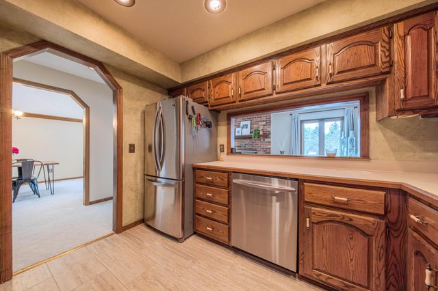 85 121st Avenue NW, Coon Rapids, MN 55448