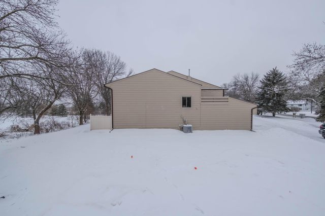 85 121st Avenue NW, Coon Rapids, MN 55448
