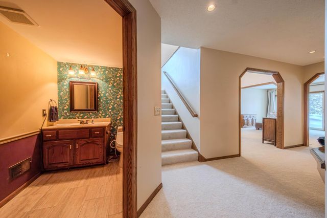 85 121st Avenue NW, Coon Rapids, MN 55448