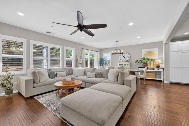 715 Wagon Trail Way, Rocklin, CA 95765