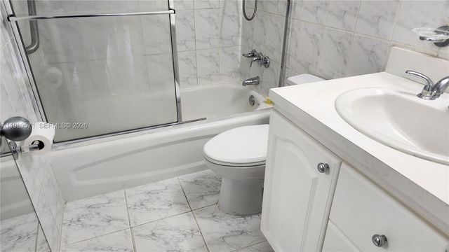 9405 W Flagler Street D204, Miami, FL 33174