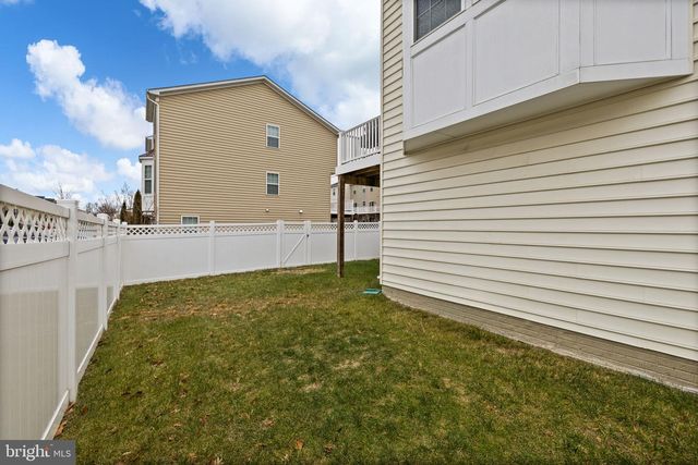 601 BIRDS NEST WAY, Fredericksburg, VA 22405