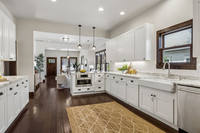 336 S Edgefield Avenue, Dallas, TX 75208