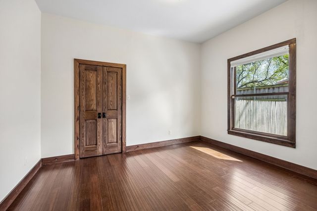 336 S Edgefield Avenue, Dallas, TX 75208