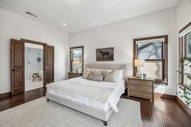 336 S Edgefield Avenue, Dallas, TX 75208