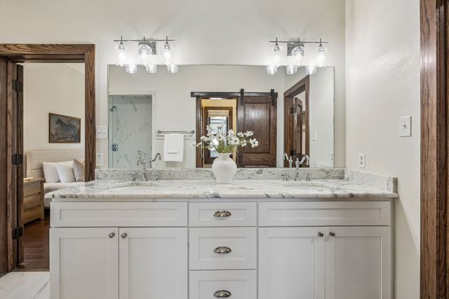 336 S Edgefield Avenue, Dallas, TX 75208