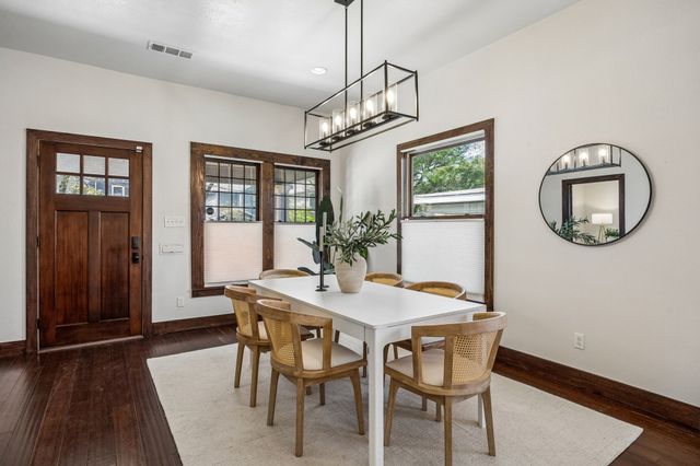 336 S Edgefield Avenue, Dallas, TX 75208