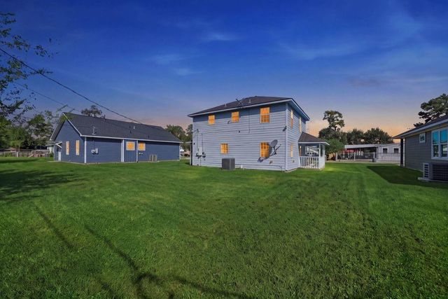 717 Red Oak Avenue, Crosby, TX 77532