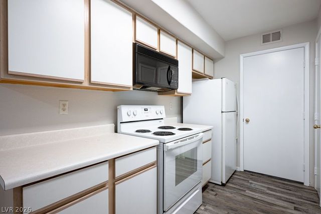 2300 East Silverado Ranch Boulevard 2038, Las Vegas, NV 89183