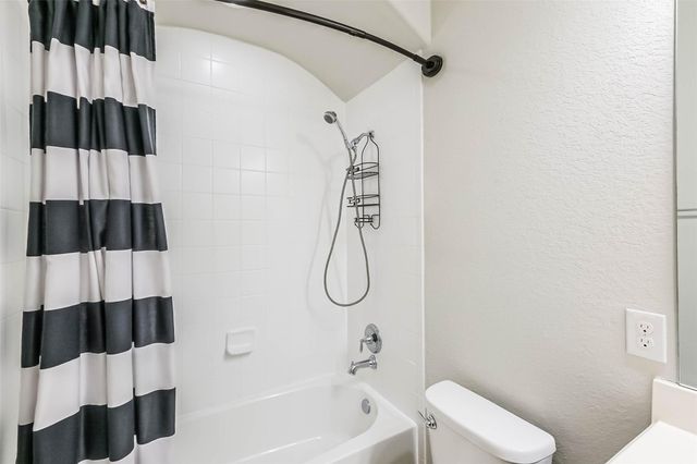 1242 Willow Plains Lane N, Rosenberg, TX 77471