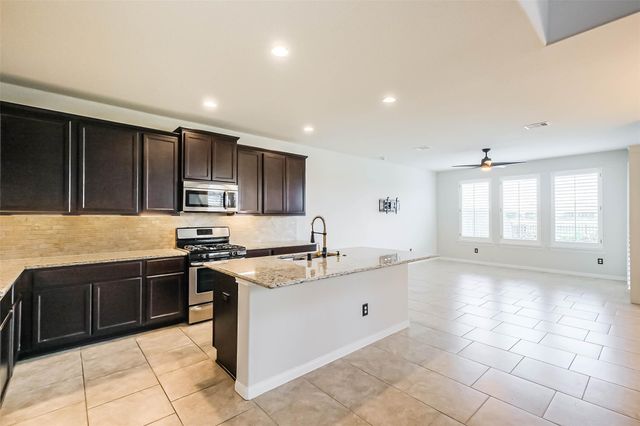 1242 Willow Plains Lane N, Rosenberg, TX 77471