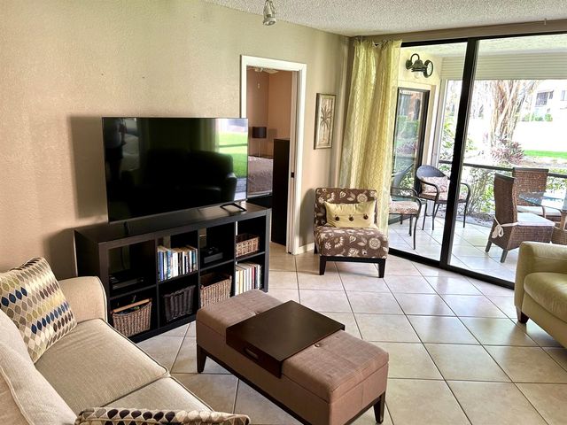 11231 Green Lake Drive 104, Boynton Beach, FL 33437