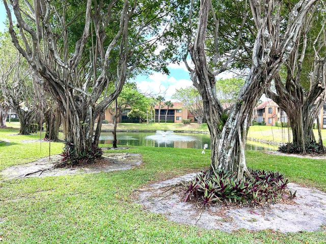 11231 Green Lake Drive 104, Boynton Beach, FL 33437