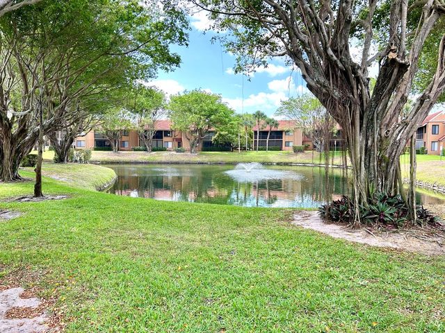 11231 Green Lake Drive 104, Boynton Beach, FL 33437