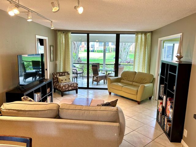 11231 Green Lake Drive 104, Boynton Beach, FL 33437