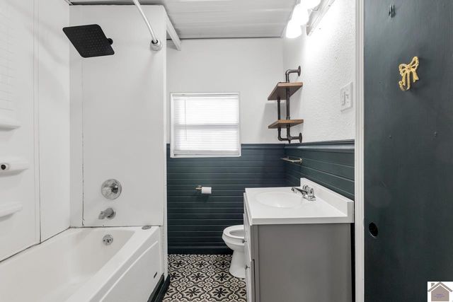 616 S 8th St, Mayfield, KY 42066