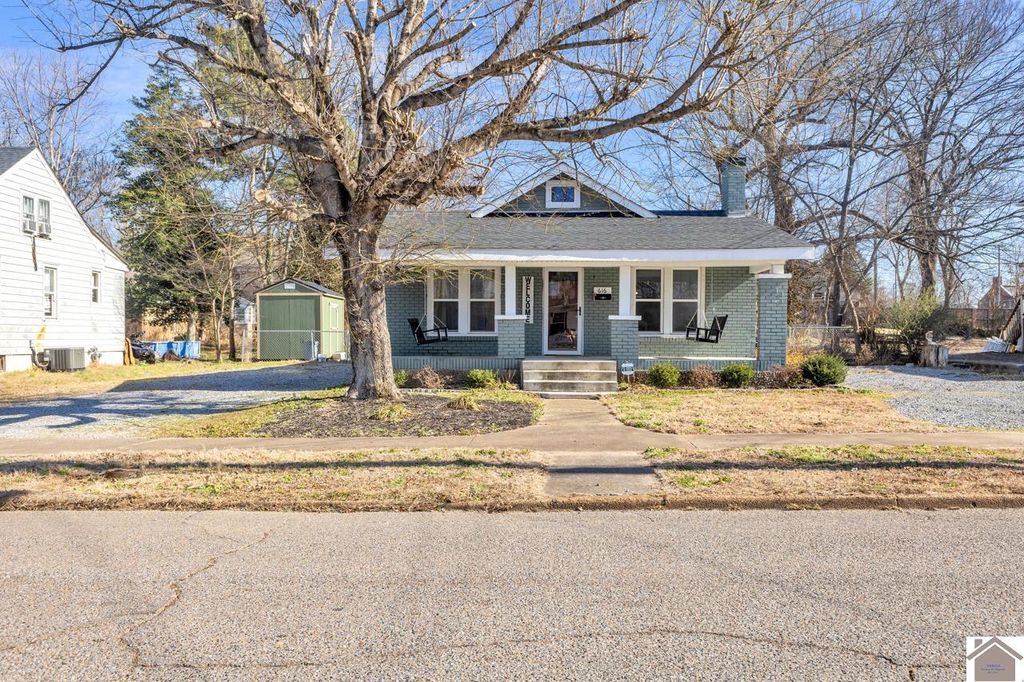 616 S 8th St, Mayfield, KY 42066