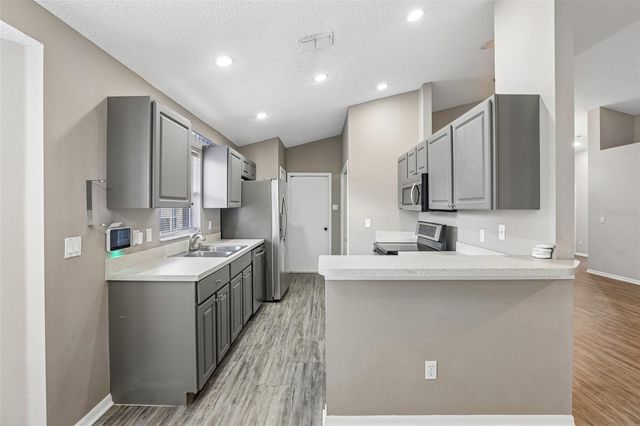 2037 CRANBERRY ISLES WAY, Apopka, FL 32712