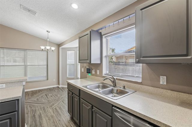 2037 CRANBERRY ISLES WAY, Apopka, FL 32712
