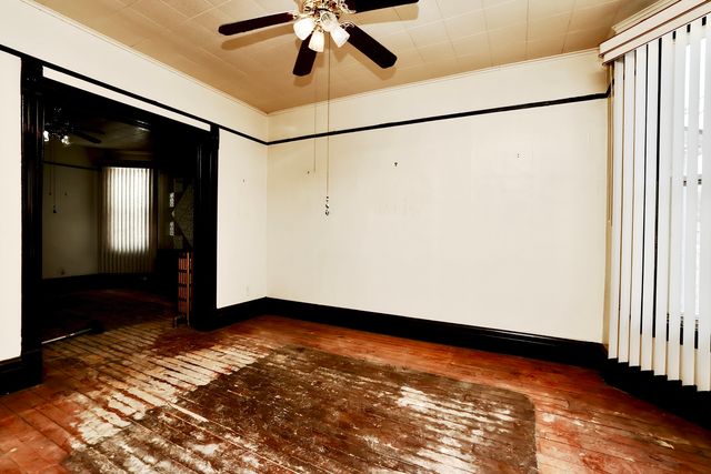 8733 S Buffalo Avenue, Chicago, IL 60617