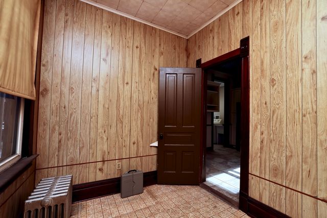 8733 S Buffalo Avenue, Chicago, IL 60617