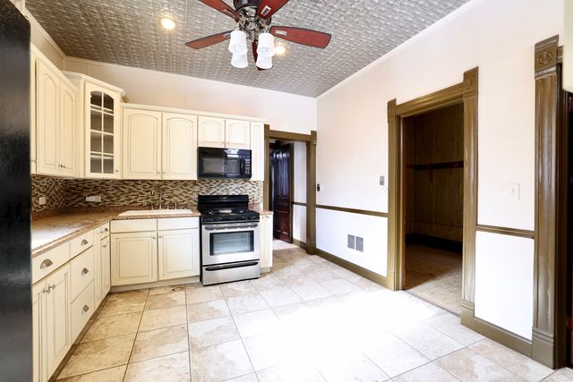 8733 S Buffalo Avenue, Chicago, IL 60617