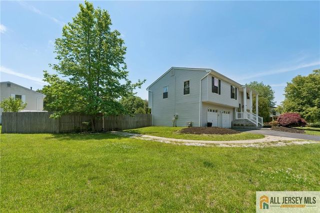 21 Cherry Bend Drive, Howell, NJ 07731