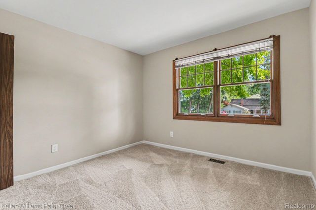 2711 Armstrong Drive, Orion Charter Township, MI 48360