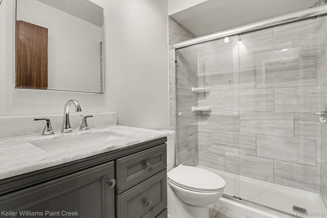 2711 Armstrong Drive, Orion Charter Township, MI 48360